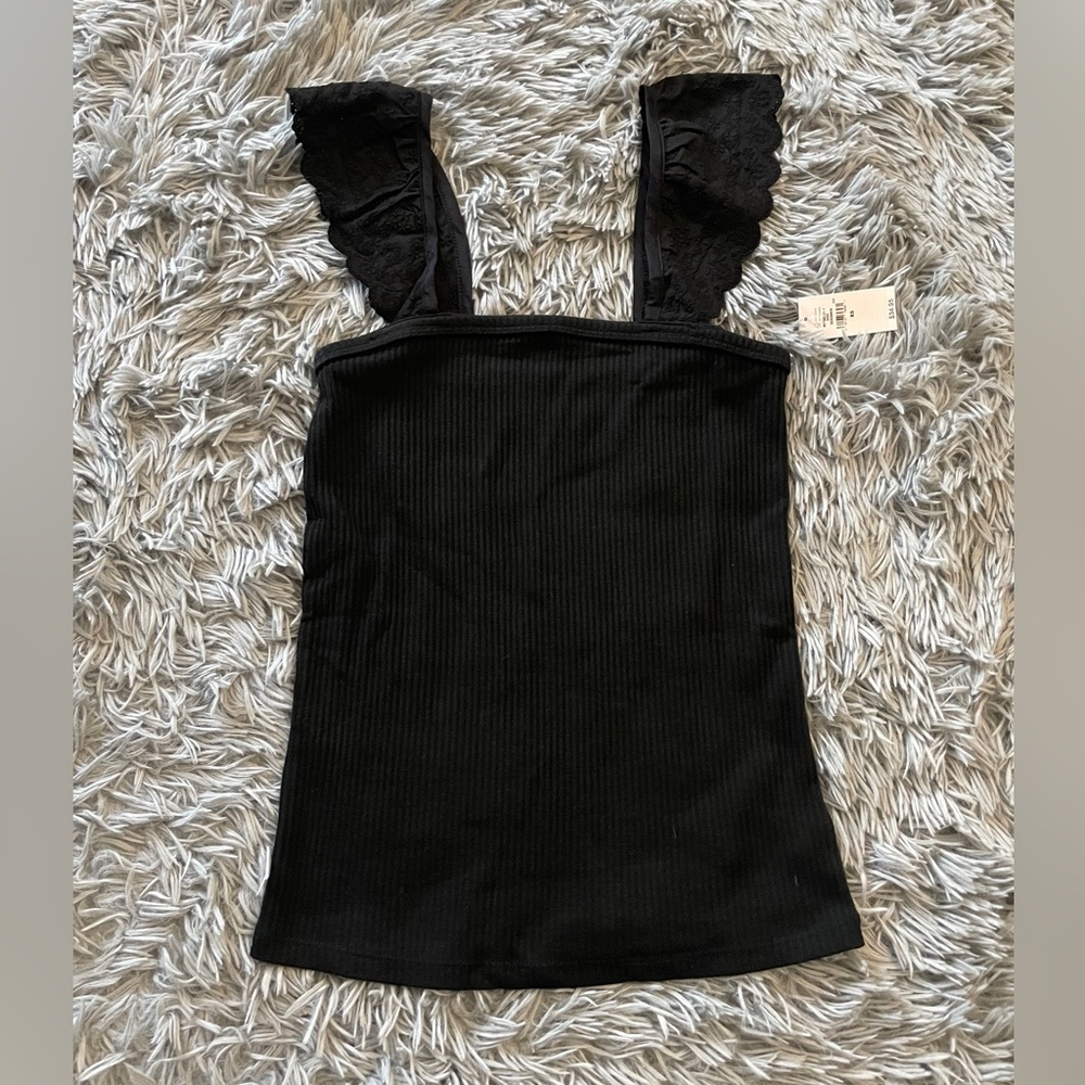 NWT GAP Womens Ribbed Flutter Tank Top in black color